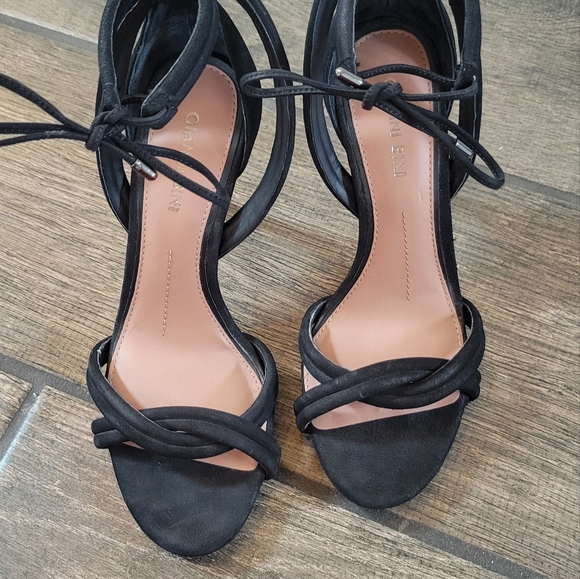Gianni Bini Black Strappy Ankle Tie Heels / Size 6 - Picture 4 of 7